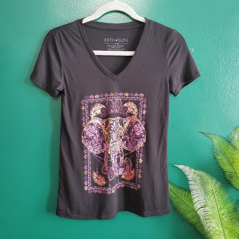 Fifth Sun Metallic Elephant Graphic Tee V-Neck XS
